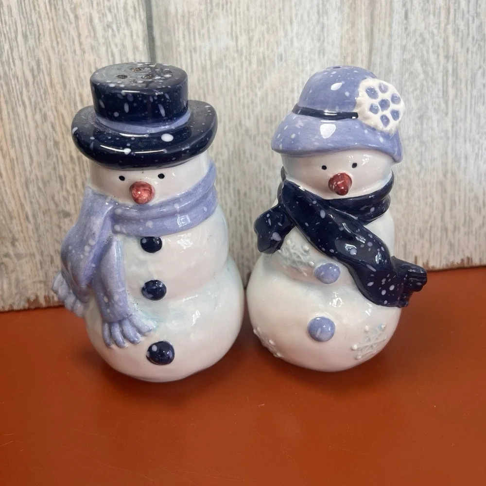 HOME Snowmen Blue And White Salt & Pepper Shakers Ceramic Christmas Kitchen